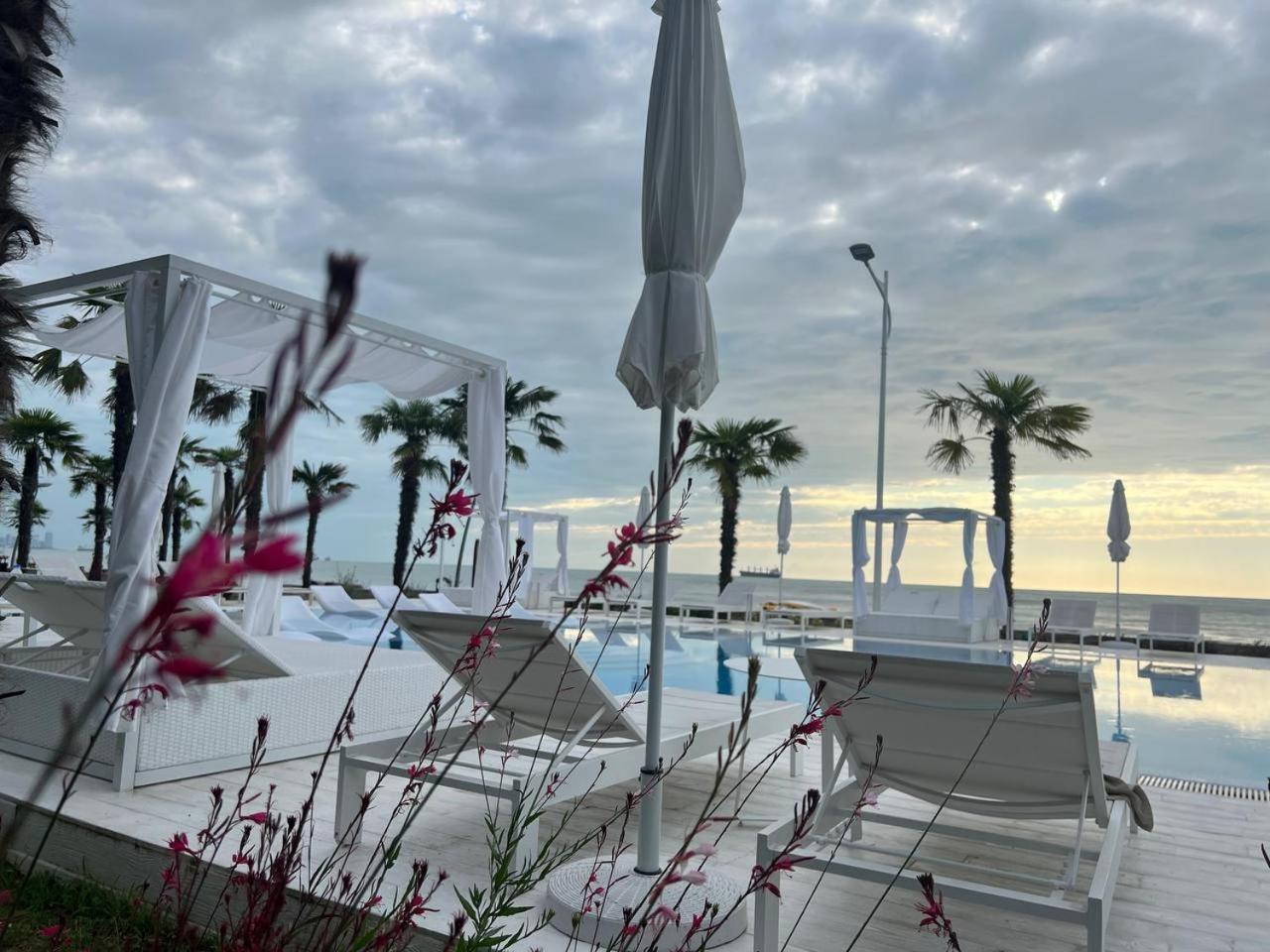 Luxury Oasis Apartment Chakvi Exterior foto